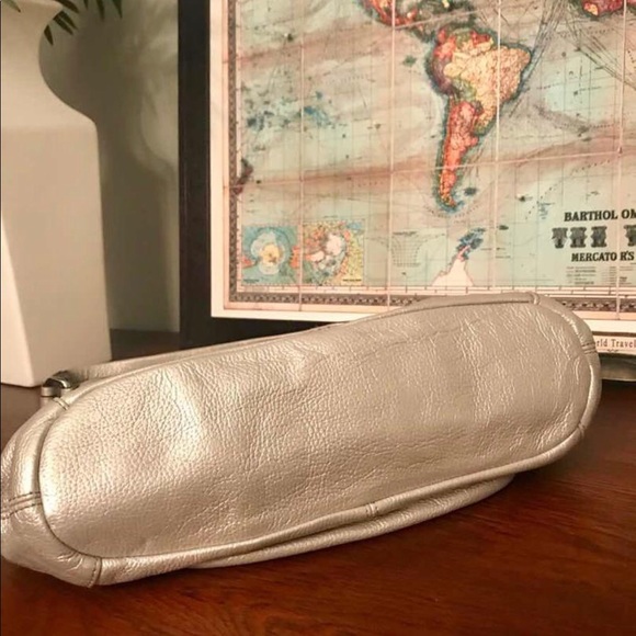 Silver Leather Tignanello purse - Picture 3 of 3